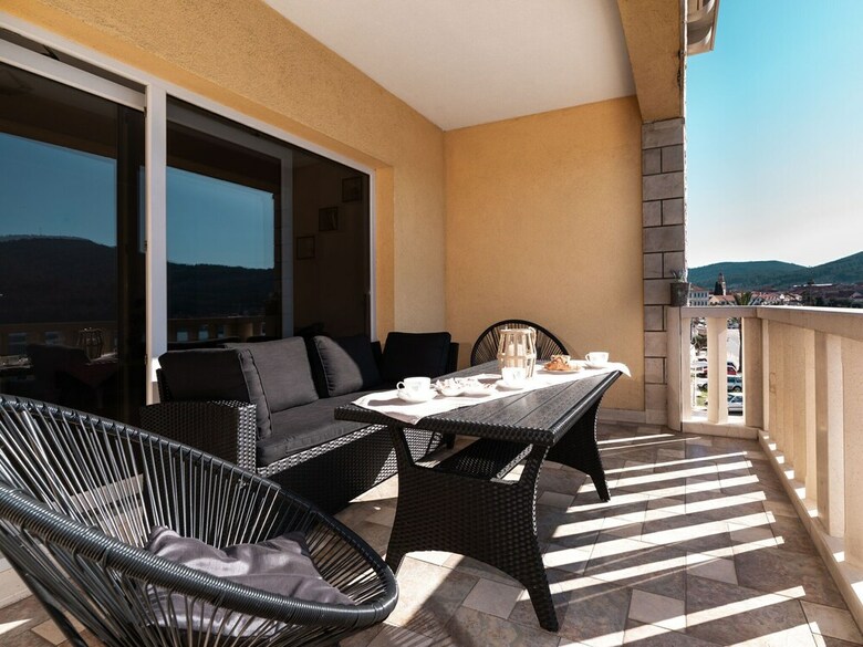 Captivating Apartment In Vela Luka With Balcony