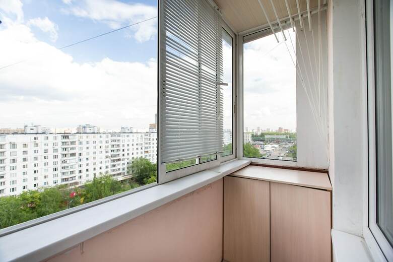 Lux Apartments Uralskaya