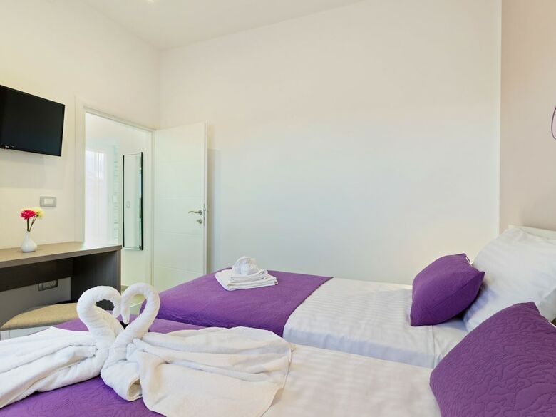 Villa Serene Holiday Home In Novigrad With Private Pool