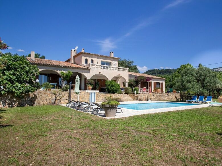 Premium Villa In Ollioules With Swimming Pool