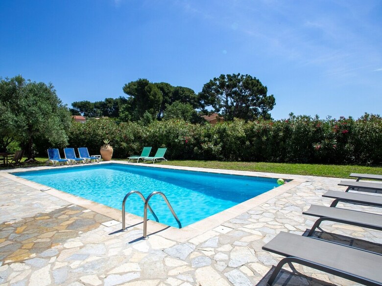 Premium Villa In Ollioules With Swimming Pool