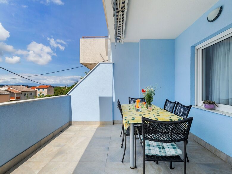 Simplistic Apartment In Jadranovo Near Sea Beach
