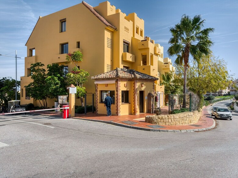 Comfortable Apartment In Manilva With Swimming Pool