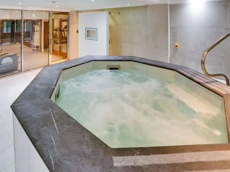Modern Apartment In London With Sauna