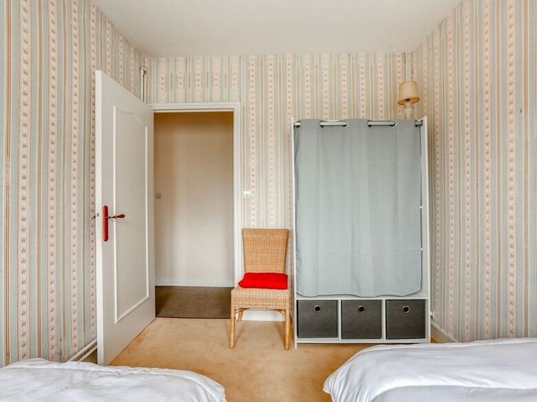 Beachfront Apartment In Grancamp-maisy With Terrace