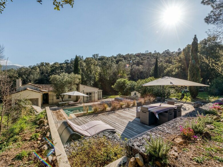 Charming Villa With Private Pool And In Quiet Area In La M�le
