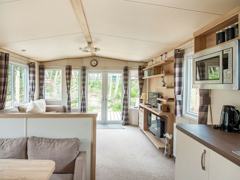 Enticing Home In Hastings Near Castle