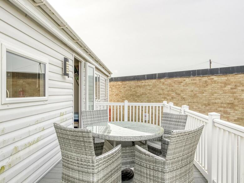 Cosy Home In Hastings With Balcony