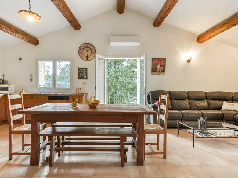 Graceful Cottage In Malauc�ne With Private Swimming Pool