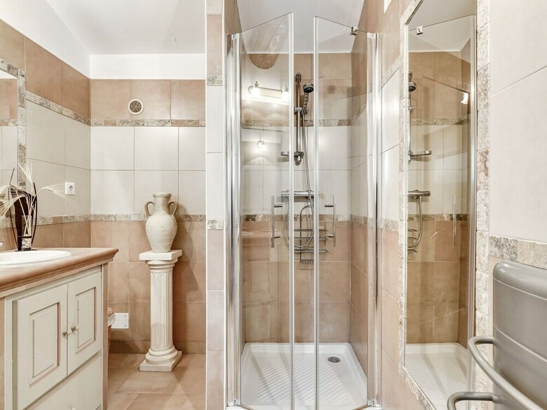 Graceful Cottage In Malauc�ne With Private Swimming Pool