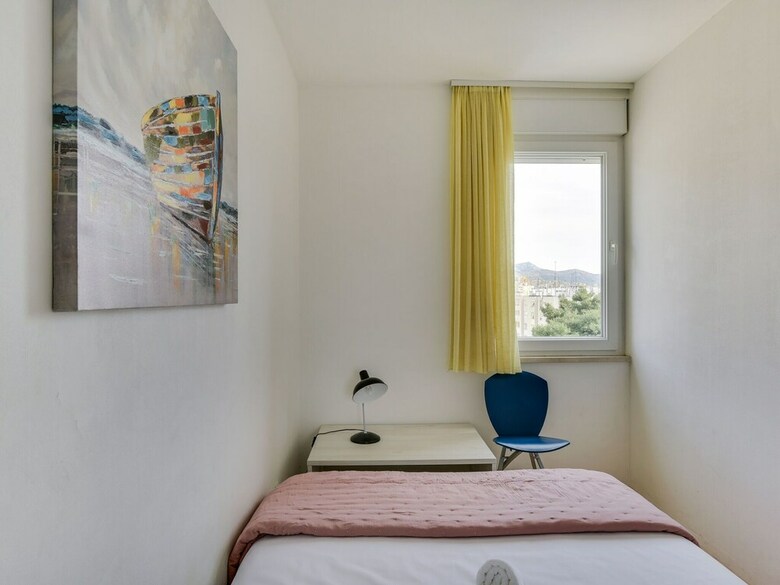 Homely Apartment In Split Near The Sea