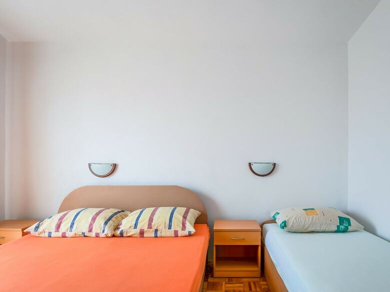 Lovely Apartment In Krneza Near Seabeach