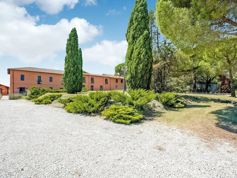 Captivating Holiday Home In Castiglione Del Lago With Pool
