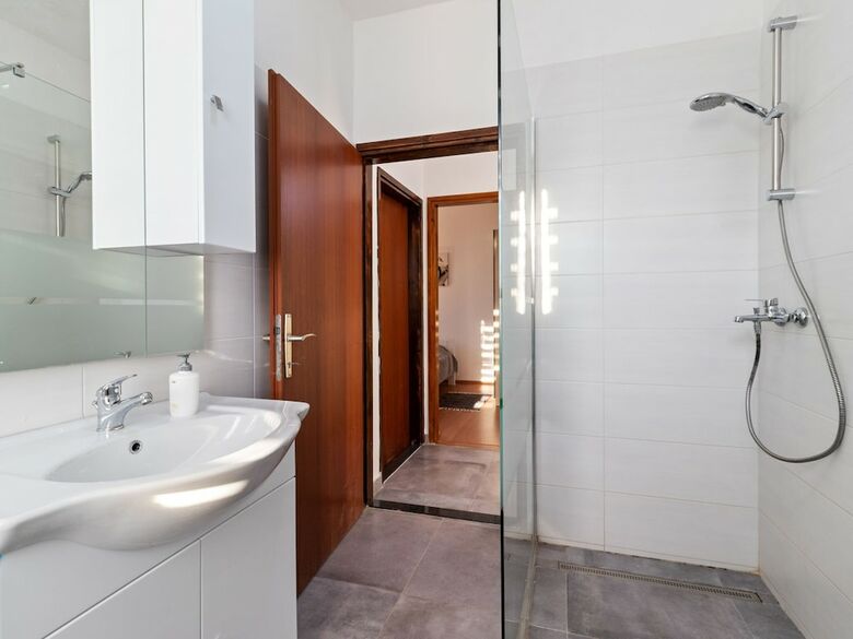 Elegant Apartment In Labin With Terrace