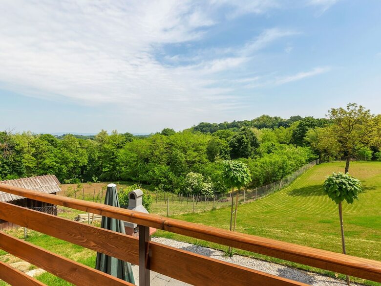 Alluring Holiday Home In Dragoslavec With Barbecue