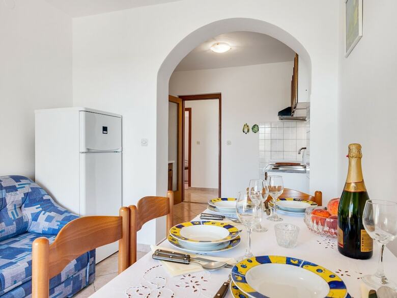 Secluded Apartment In Pore? With Garden