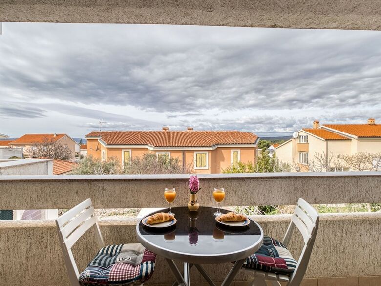 Modern Apartment In Punat With Balcony