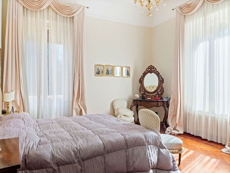 Plush Holiday Home In Macerata With Jacuzzi