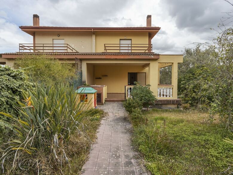 Valley-view Villa In Trabia With Swimming Pool