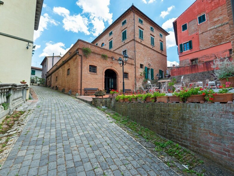 Secluded Apartment In San Miniato With Swimming Pool
