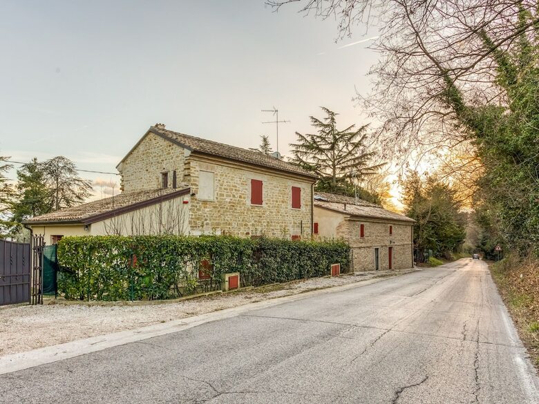 Modern Villa In Pesaro With Private Swimming Pool
