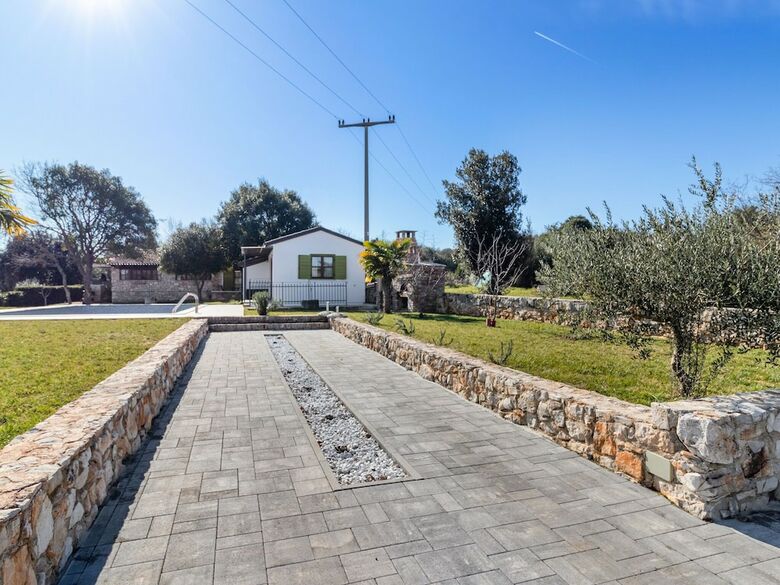 Tranquil Villa In Rovinj With Private Swimming Pool