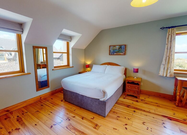Dingle Courtyard Cottages 2 Bed Sleeps 4