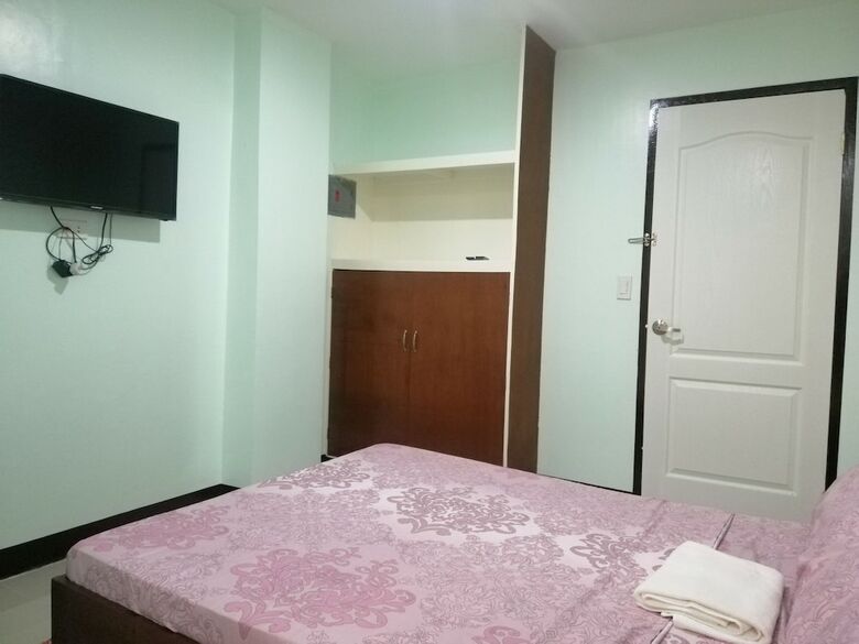 Hostal Oyo 604 Chateau Cinco Dormitel - Hostel