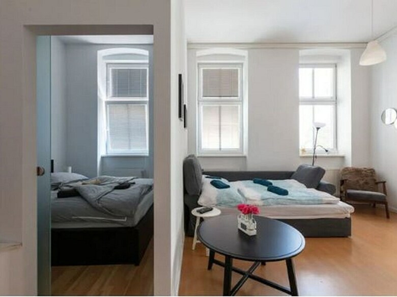 Modern Apartment In Vienna With Library
