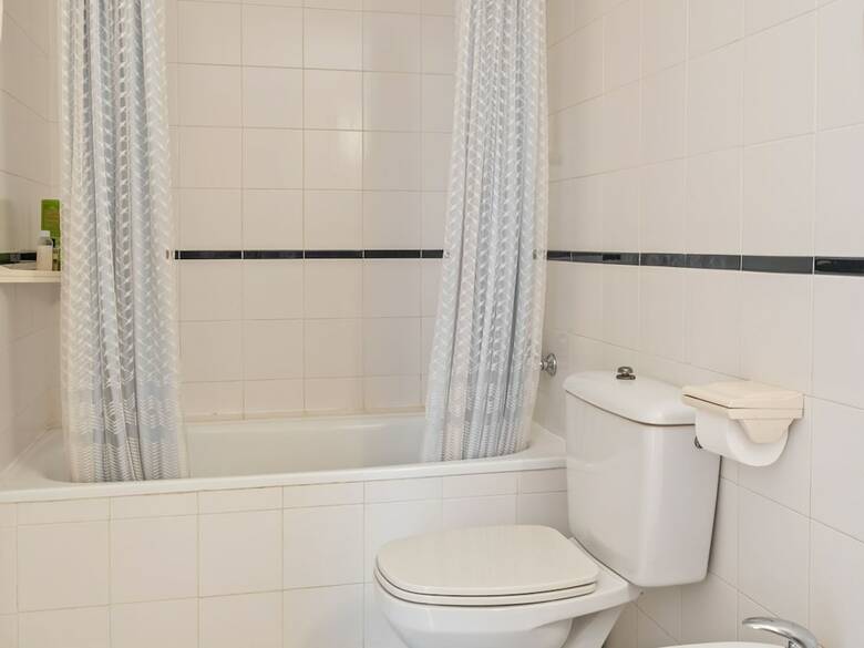 Cozy Apartment In Torrevieja With Balcony