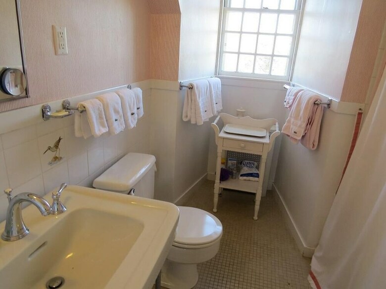 504 Old Harbor Road - Six Bedroom House