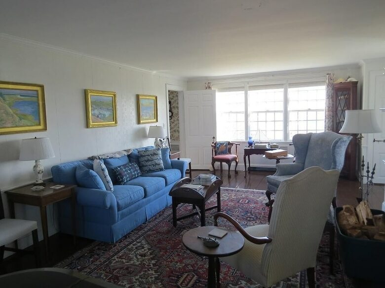 504 Old Harbor Road - Six Bedroom House