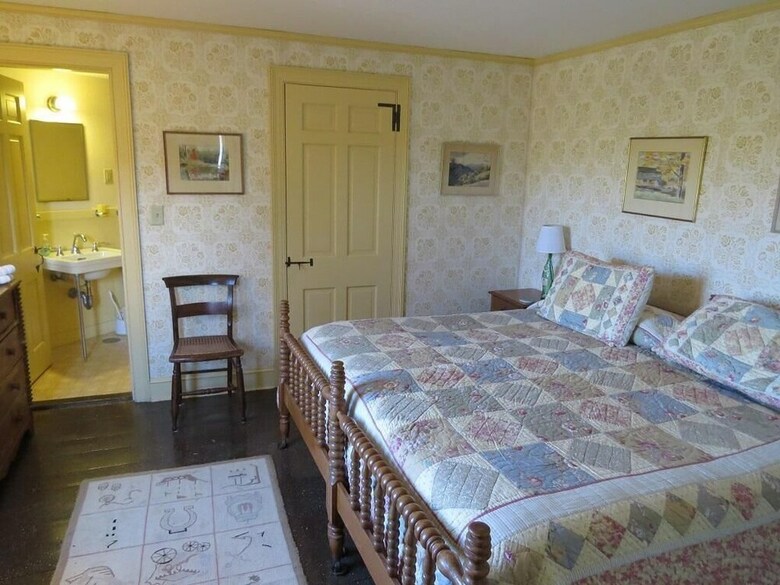 504 Old Harbor Road - Six Bedroom House