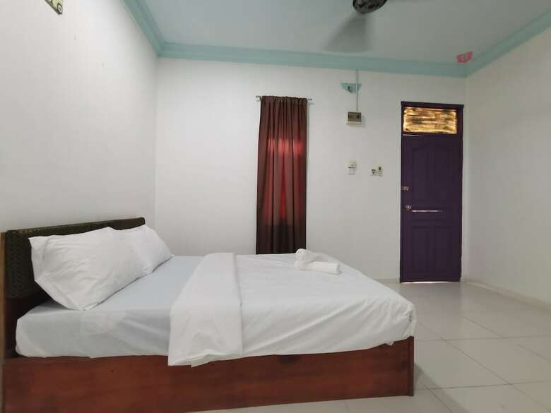 Oyo 90018 River Village Hotel