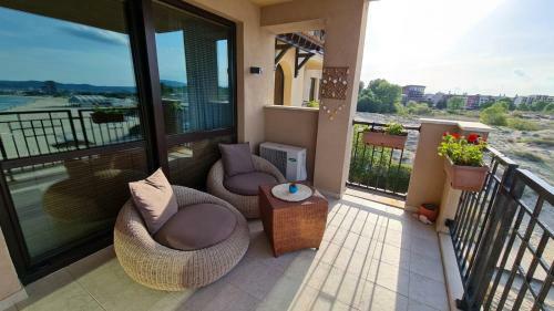 Apartamentos Oasis Beach Studios