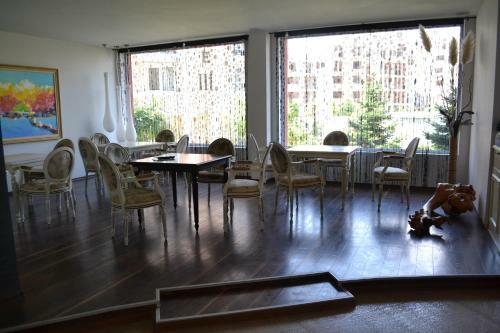 Sun City Apartments