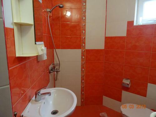 Hostal Guest House Rezvaya