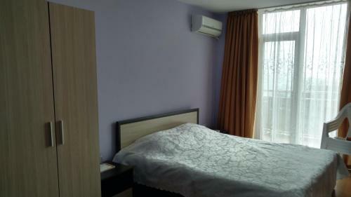 Hostal Guest House Rezvaya
