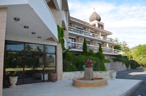 Mg Hotel Complex