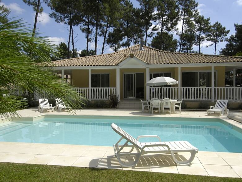 Beautiful Villa With A Private Pool Behind The Dunes