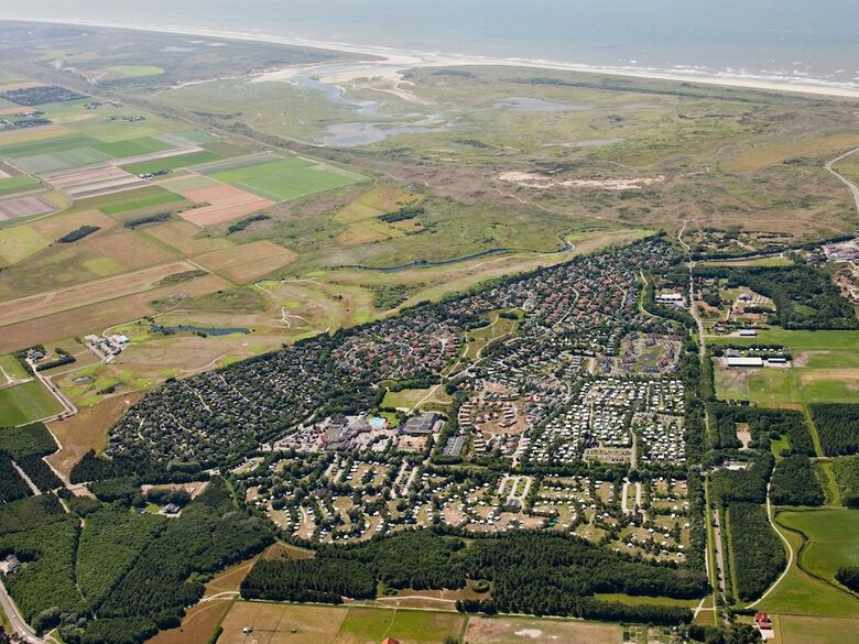 Spacious Villa With Dishwasher And Deco Fireplace On Texel