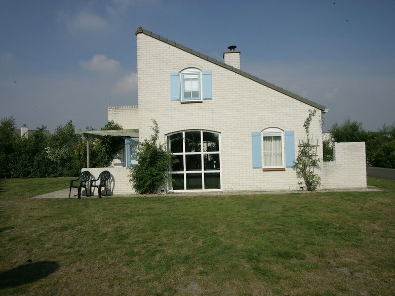 Detached Villa With Dishwasher And Fireplace On Texel