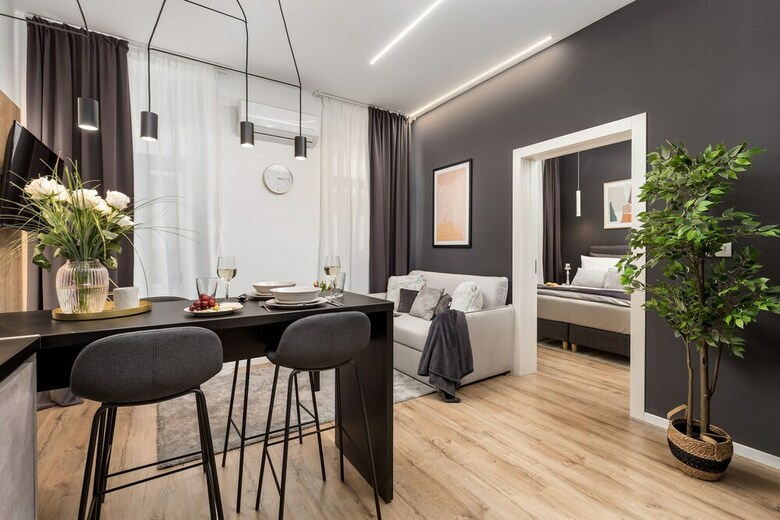 Saint Vitus Apartments With Balcony