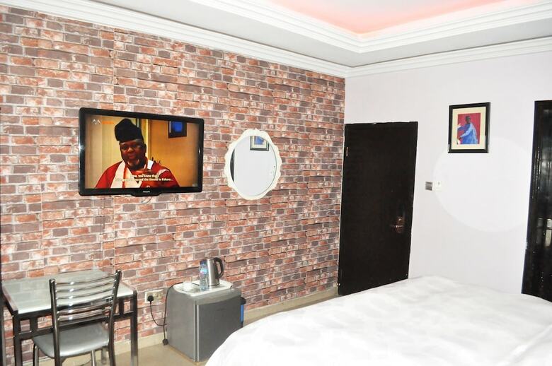 Hotel Triple Tee