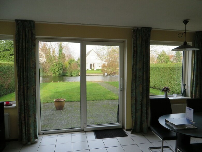 Detached Bungalow With Dishwasher, At The Water