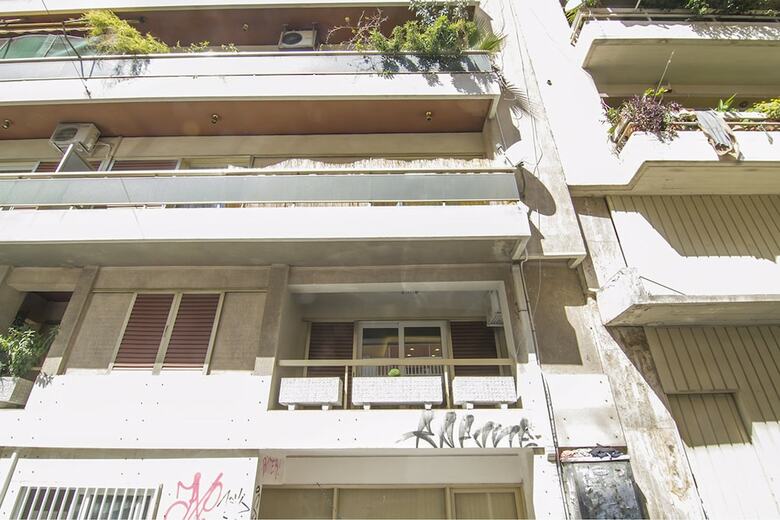 Apartamentos Contemporary Design In Central Athens
