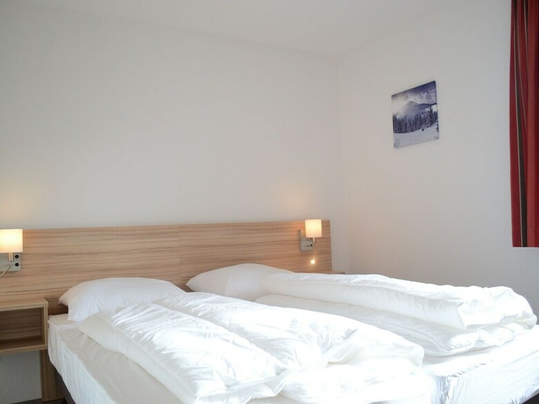 Spacious, Modern Apartment, Ten Minutes Walk From The Centre