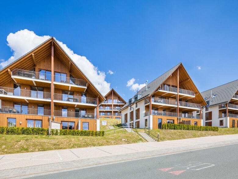 Spacious, Modern Apartment, Ten Minutes Walk From The Centre