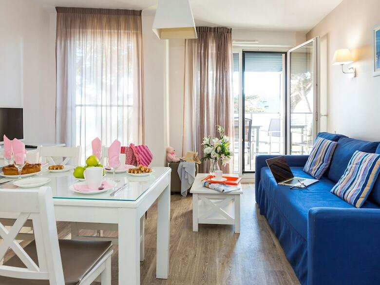 Comfortable Apartment With Sea View And Nearby The Beach