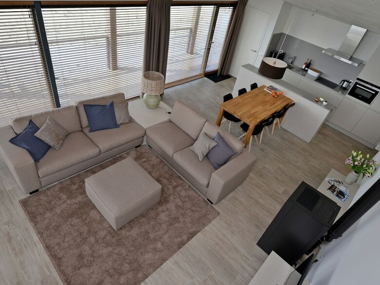 Luxurious Villa With A Nice Deck, In Nature Reserve de Punt